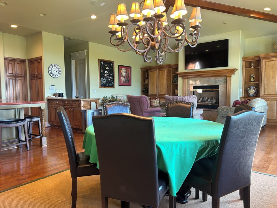 Breakfast eating area