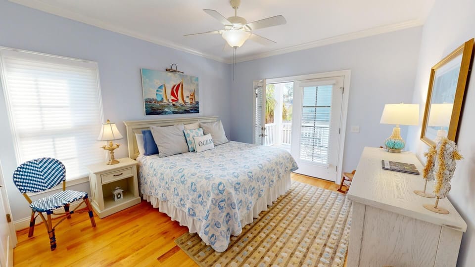 Third Bedroom - Queen Bed