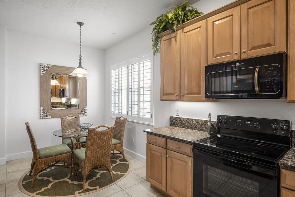 Kitchen Breakfast Nook - Seating for Four