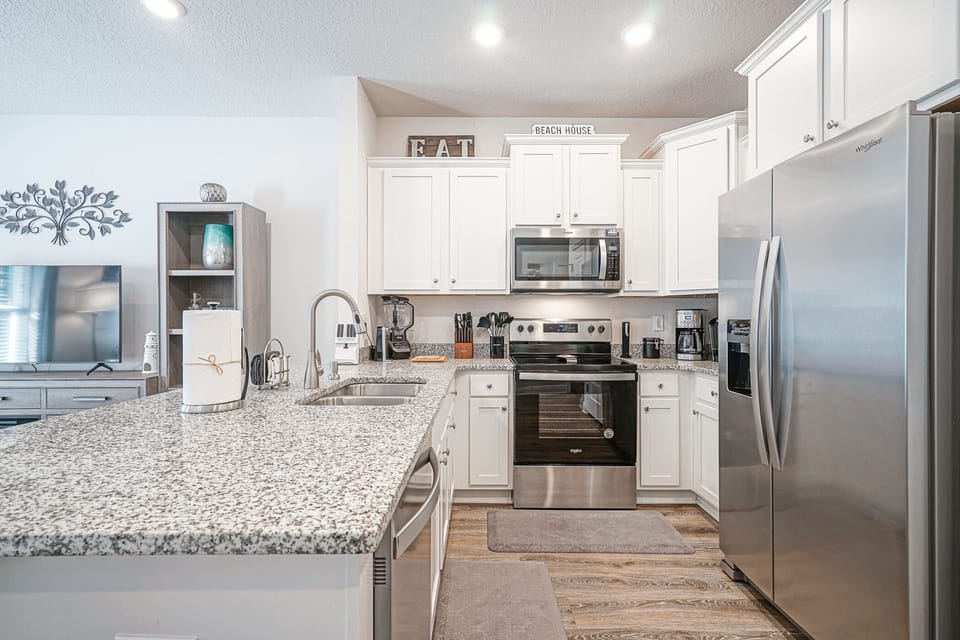 Feel like cooking? All the necessary amenities in this spacious kitchen!