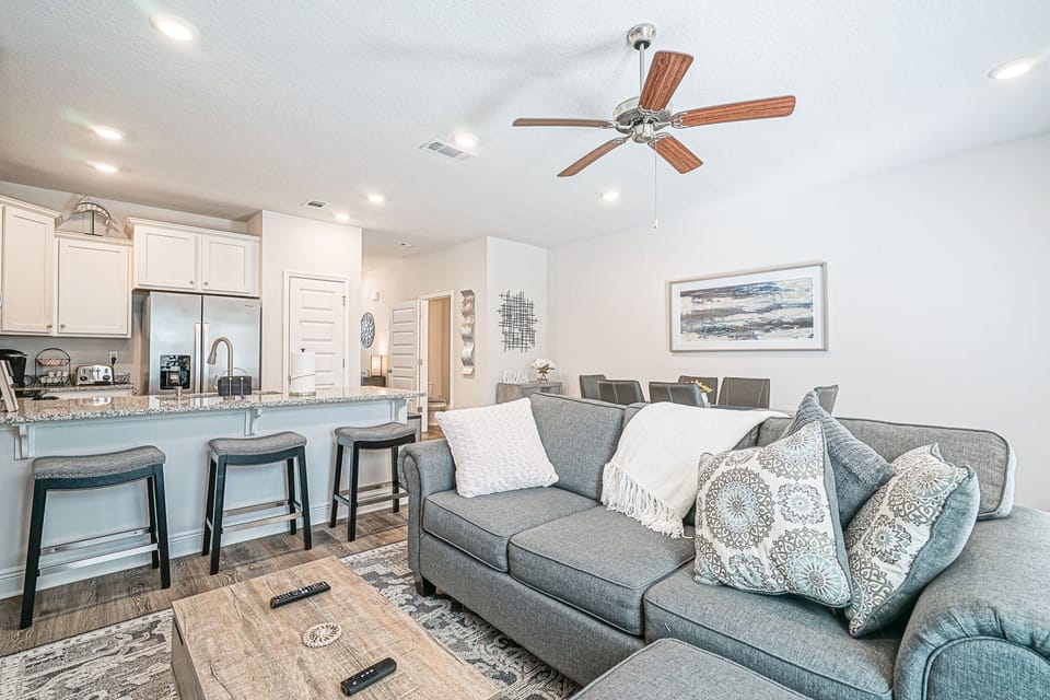 Spacious living room area to kick your feet up and enjoy a lil entertainment.