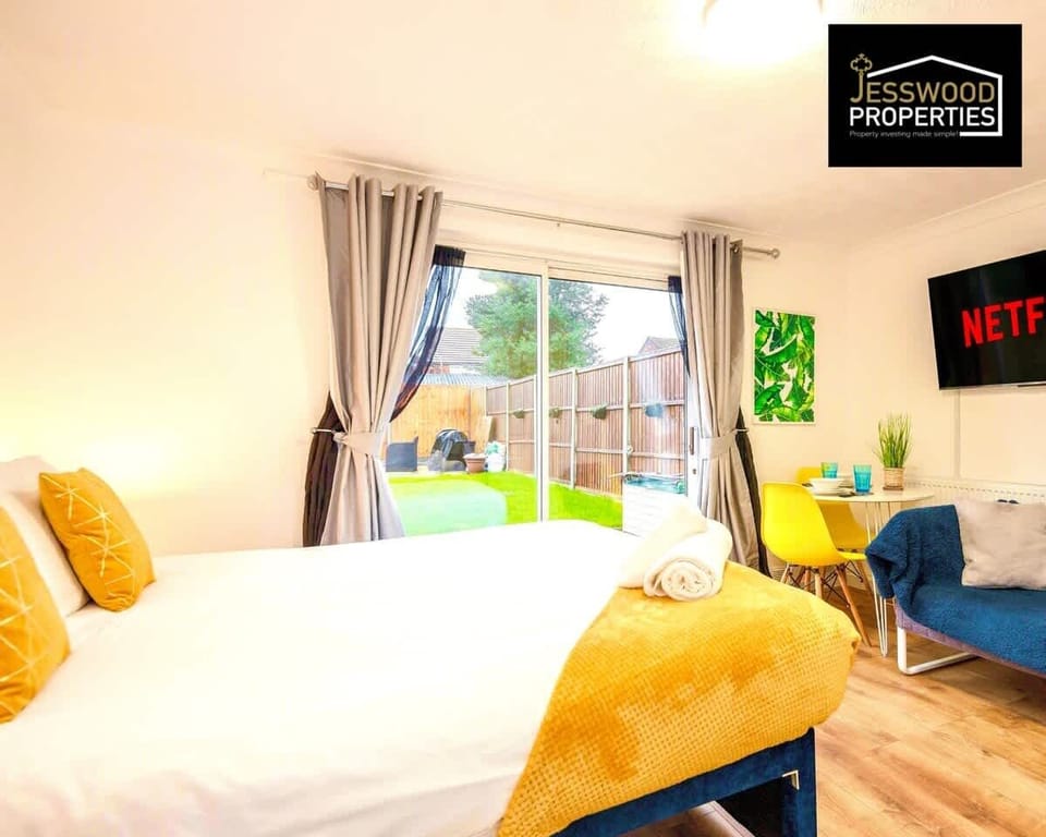 Bedroom at Jesswood Properties Short Lets & Serviced Accommodation