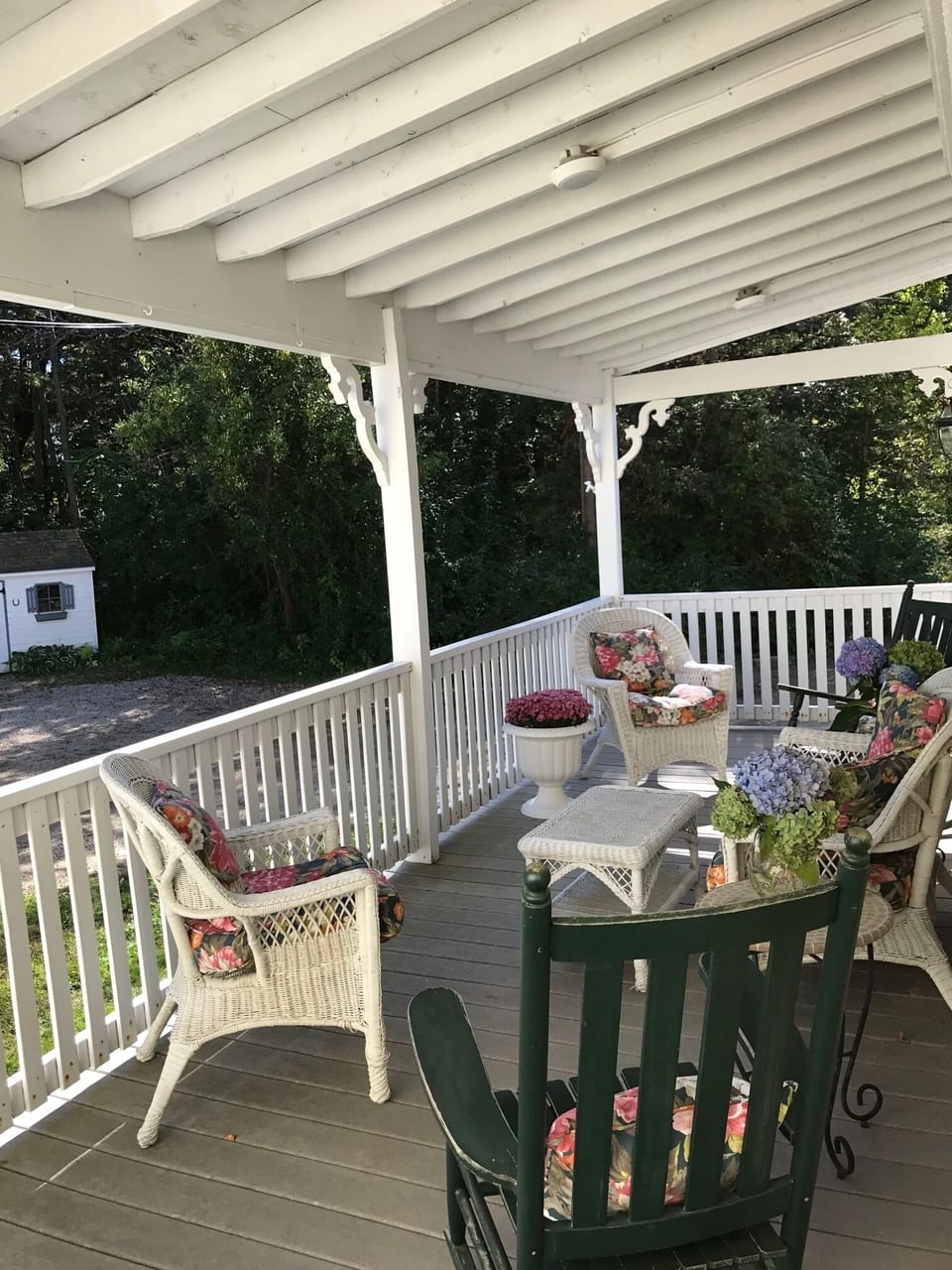 Relaxing porch 