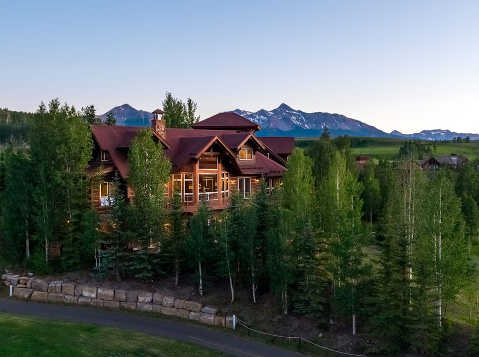 0.2-telluride-snowdrift-chalet-exterior-2