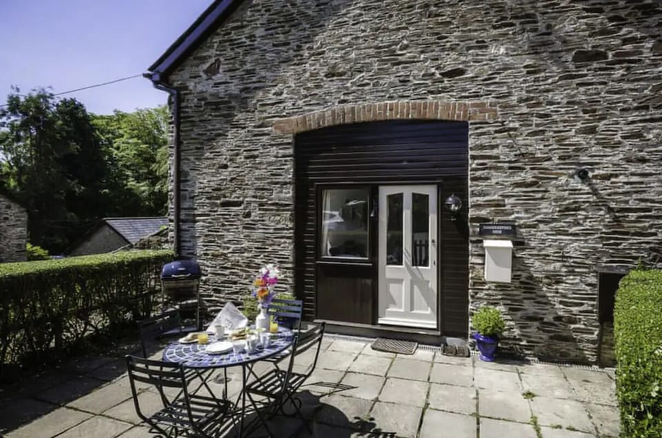 Courtyard dining