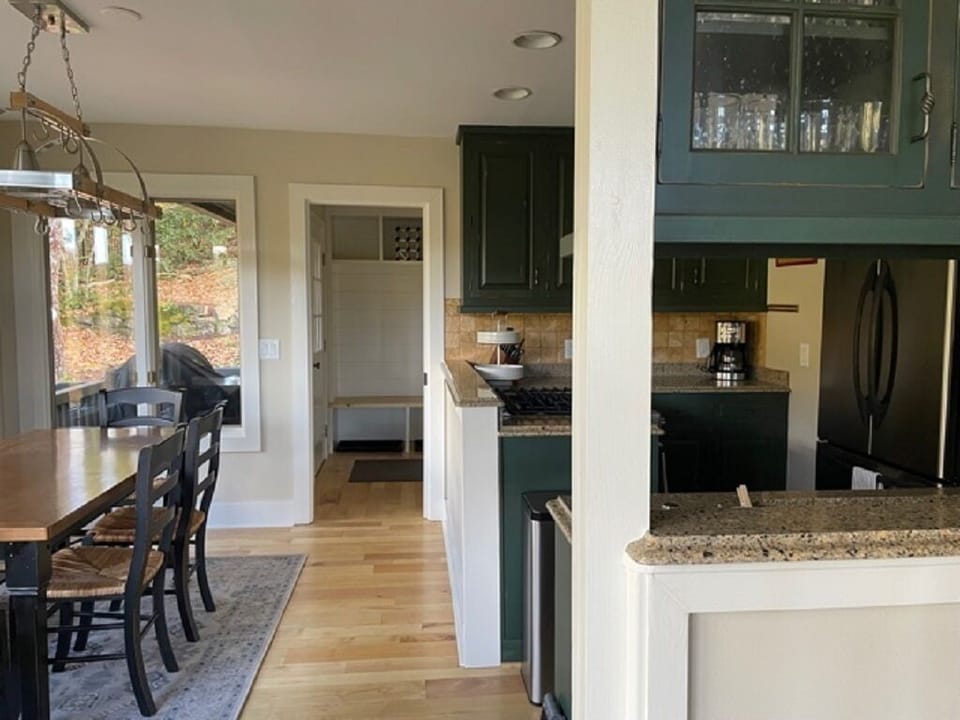 Kitchen table seating for  6 or 7