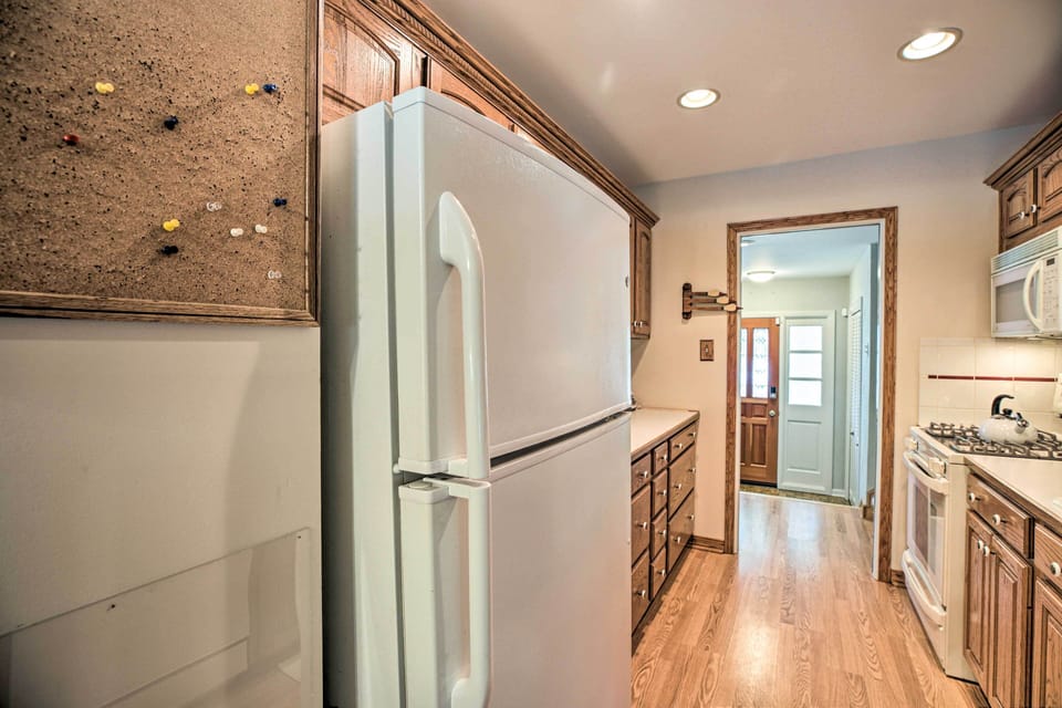 Kitchen | Dishware/Flatware