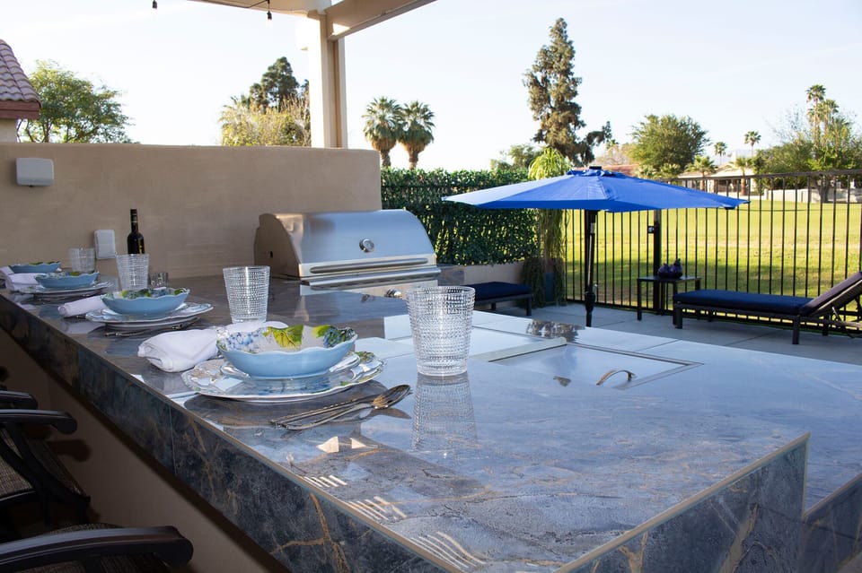 Enjoy breakfast, lunch, dinner, or drinks w/ a view of the beautiful golf course