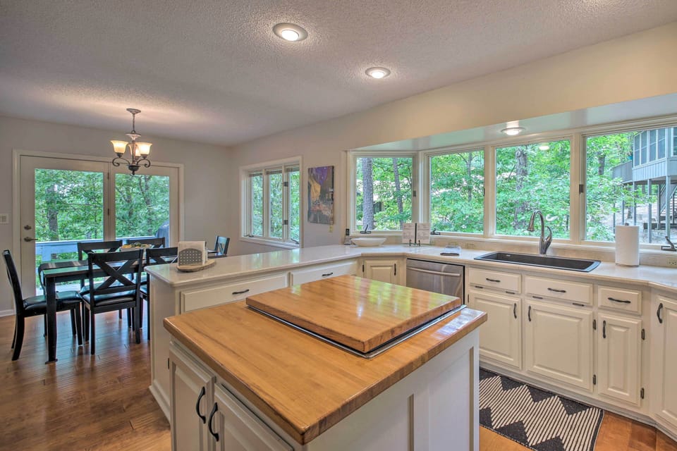 Kitchen | Cooking Basics Provided