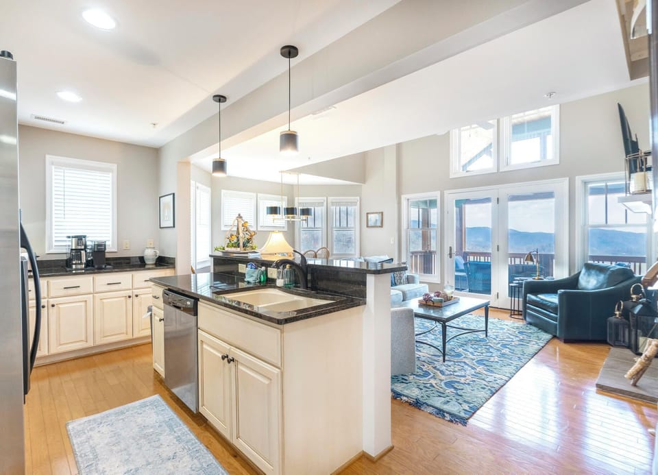 Open Floor Plans---Kitchen/Dining/Living Rooms