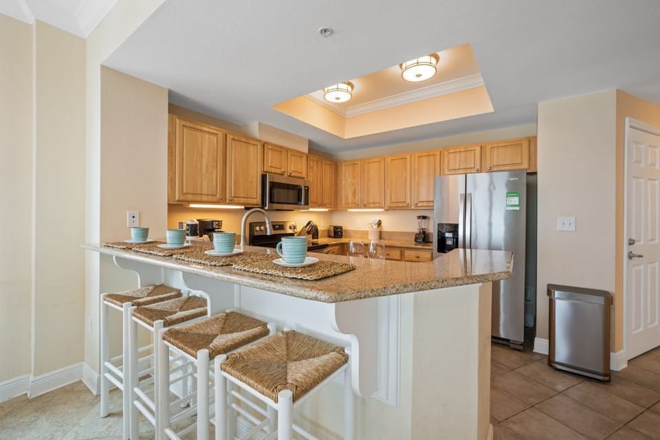 Crystal Tower 1009 Kitchen Counter Seats 4