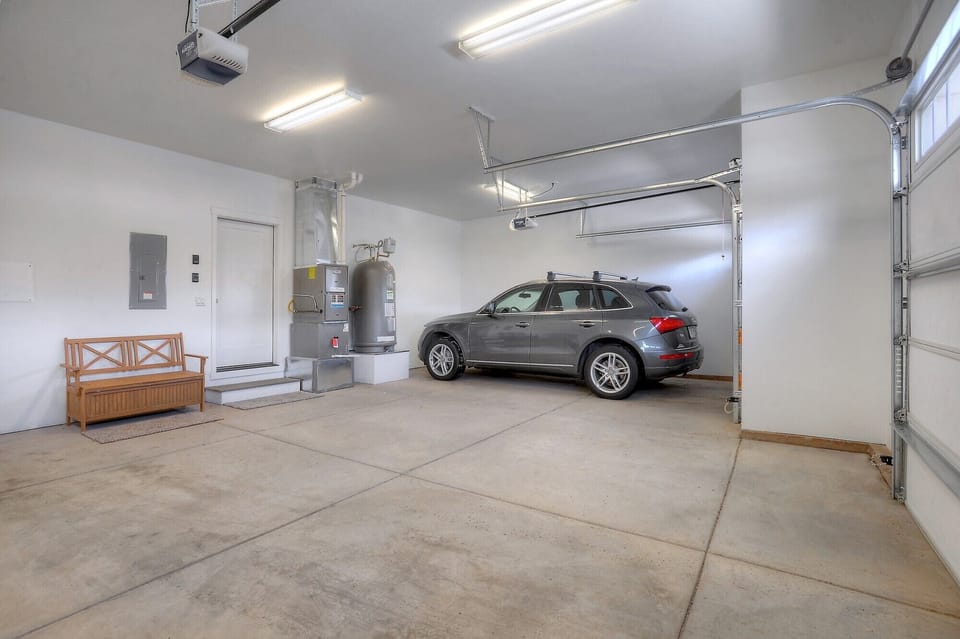 Garage - Parking for 3 vehicles