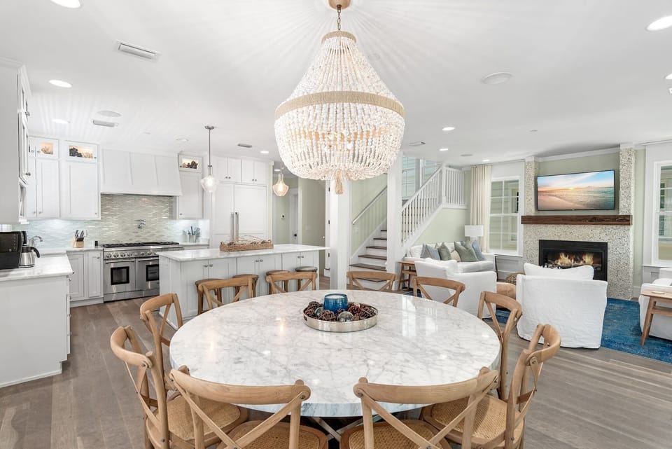 The Shell - Seaside - Living, Dining, and Kitchen Area
