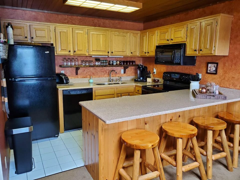 Fully Stocked Kitchen, Including a Kuerig Coffee Maker