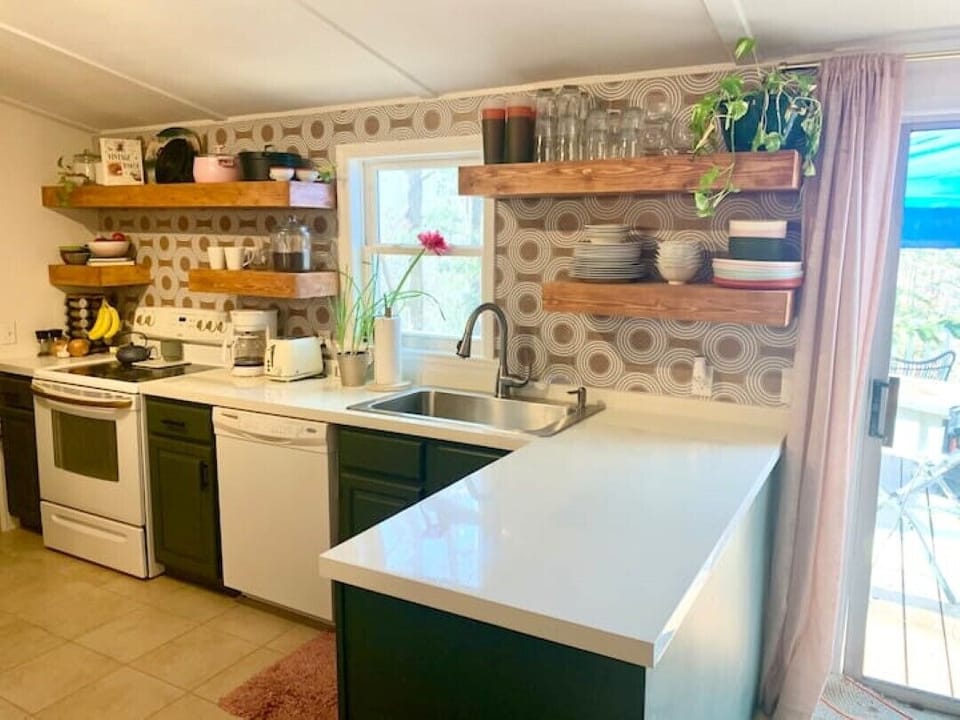 Fully equipped kitchen