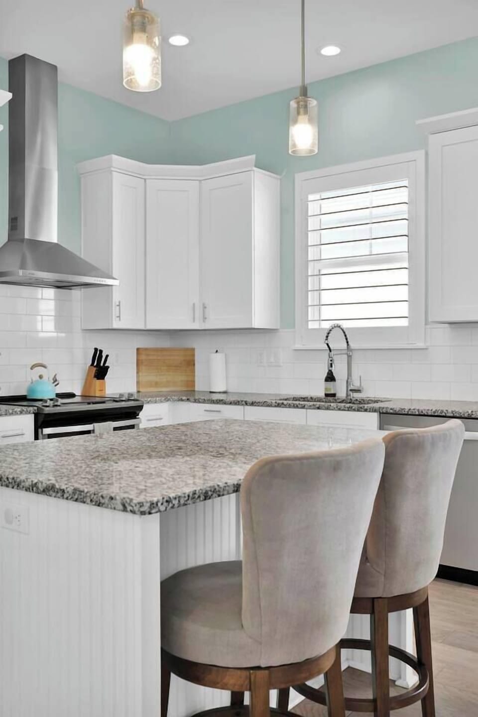 Open concept, well equipped kitchen. 