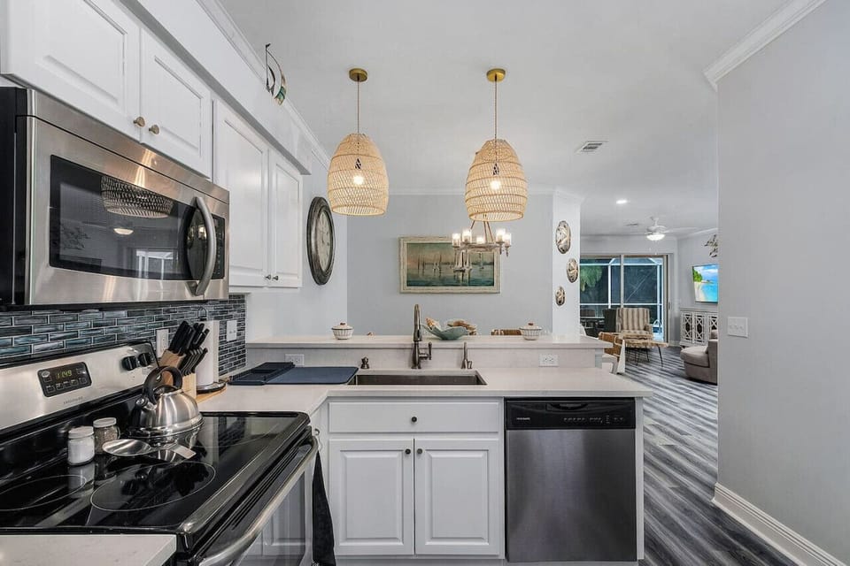 Fully equipped, open concept kitchen