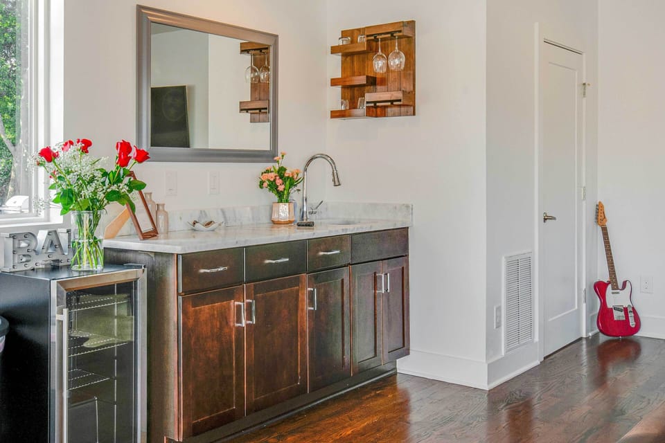 Upstairs Living Area | Wet Bar