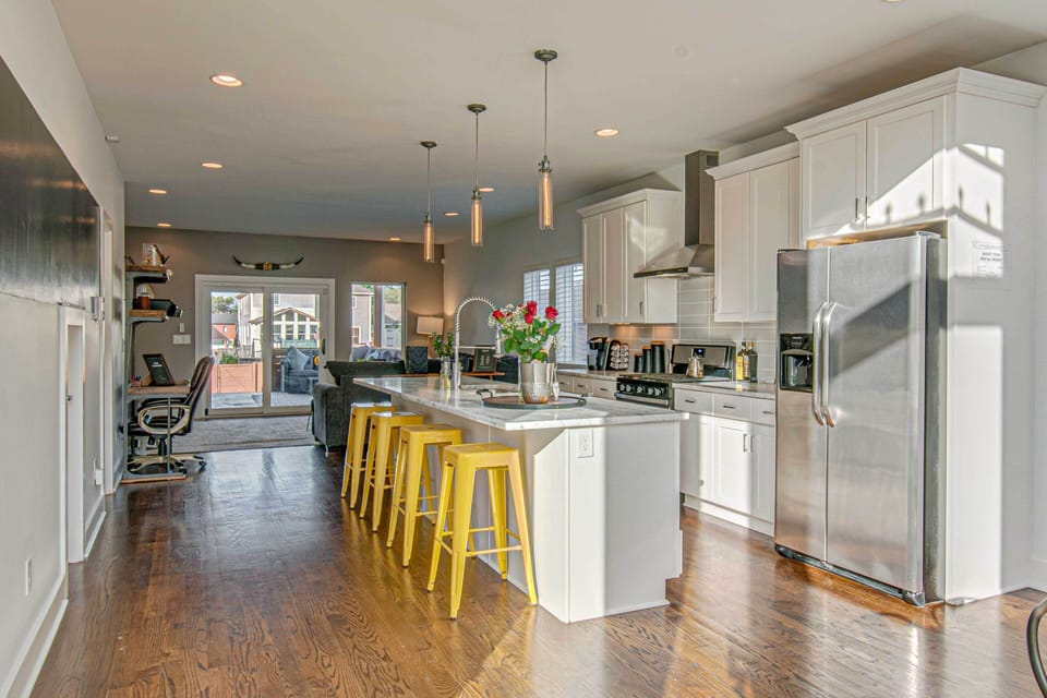 Kitchen | Breakfast Bar