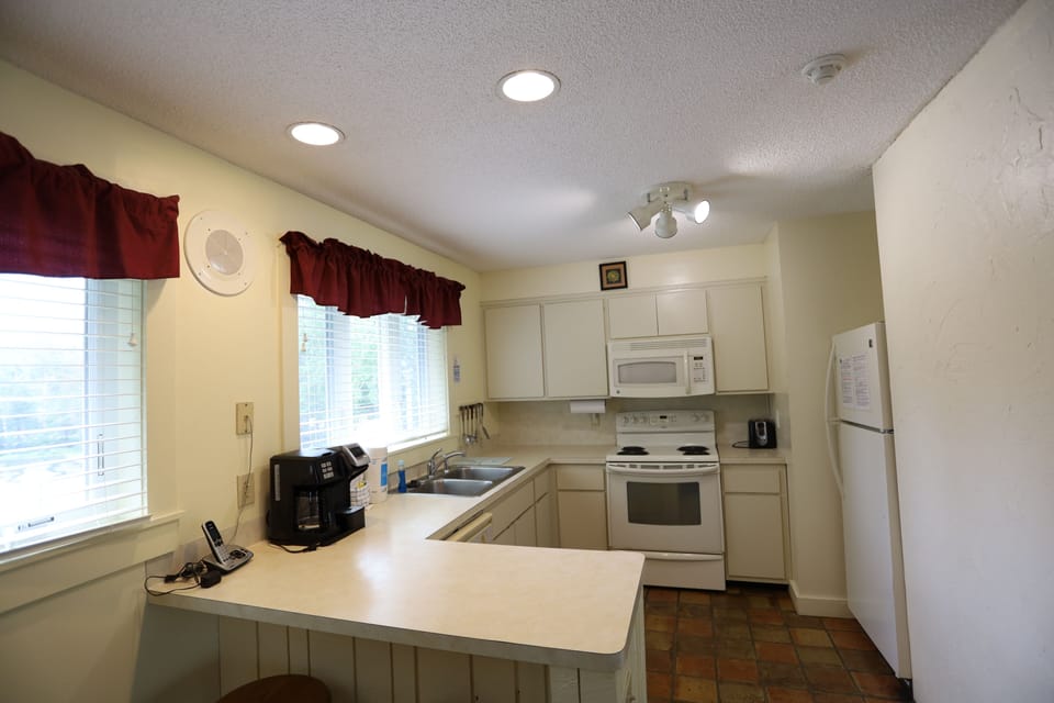 Full Kitchen
