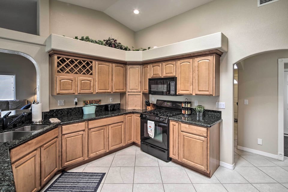 Kitchen | Fully Equipped