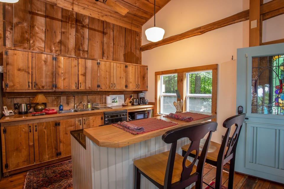 Extra seating at the kitchen bar