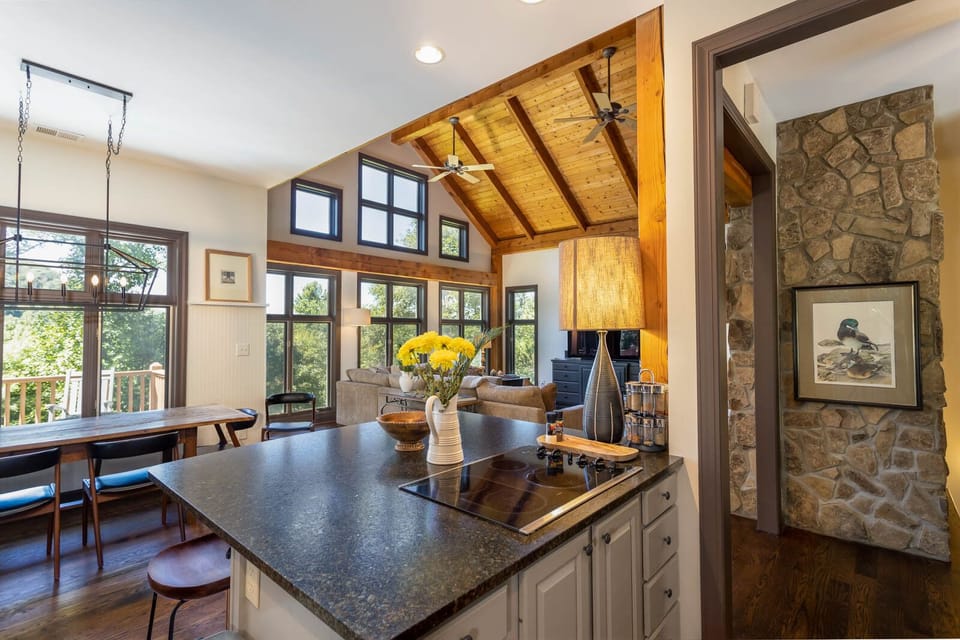 Ceramic Cook Top in the Kitchen Island