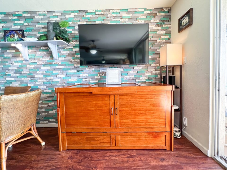 Murphy bed for your guests comfort.