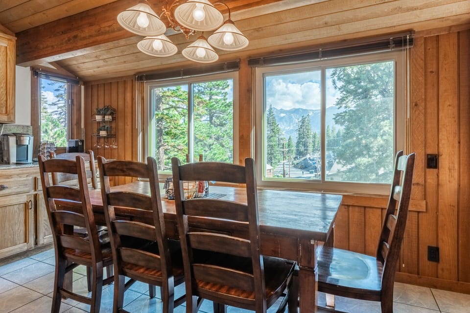 Dining table with a view! 