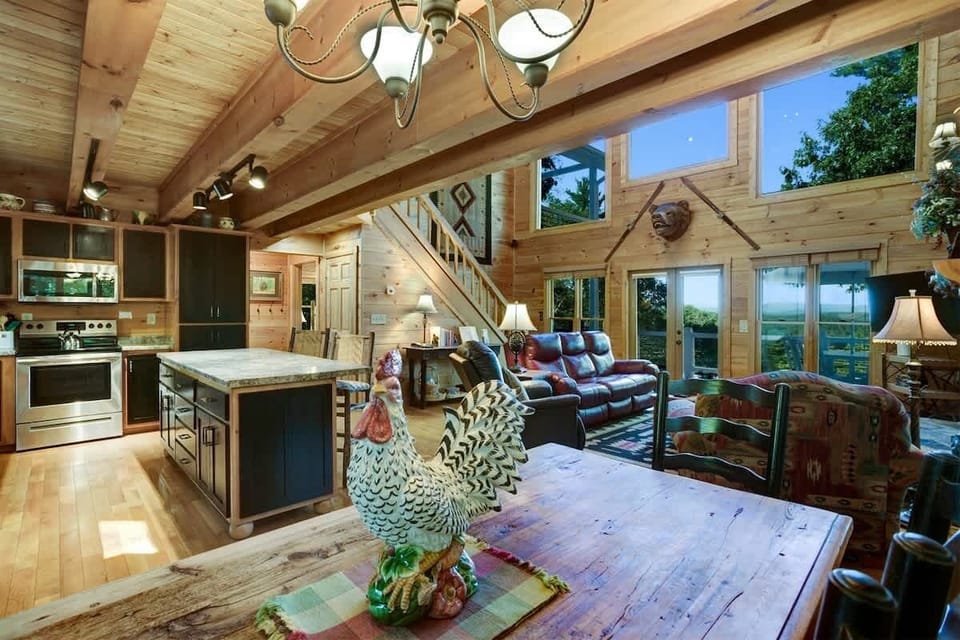 MAINFLOOR WALK-IN VIEW