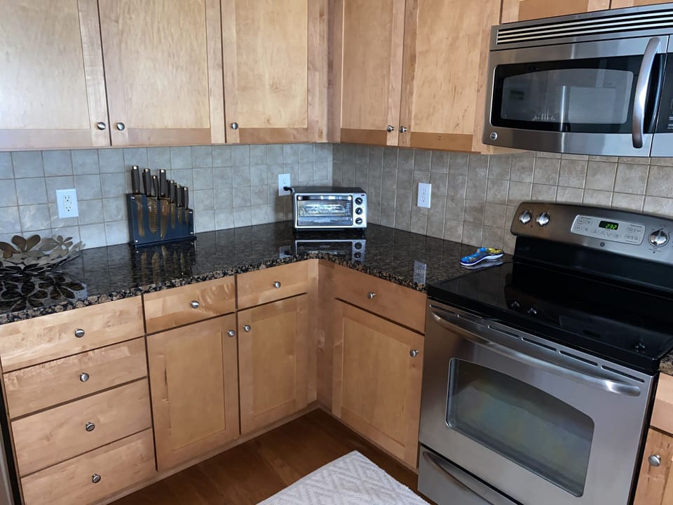 Fully equipped kitchen with lots of counter space for the chef of the group.