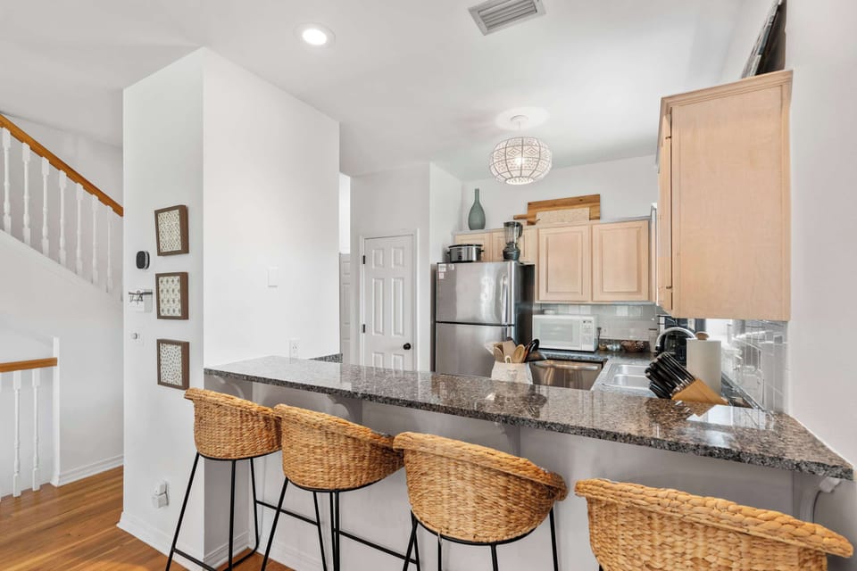Kitchen, Fridge, Microwave, Dish Washer, Stove, Sink, Toaster, Coffee Pot