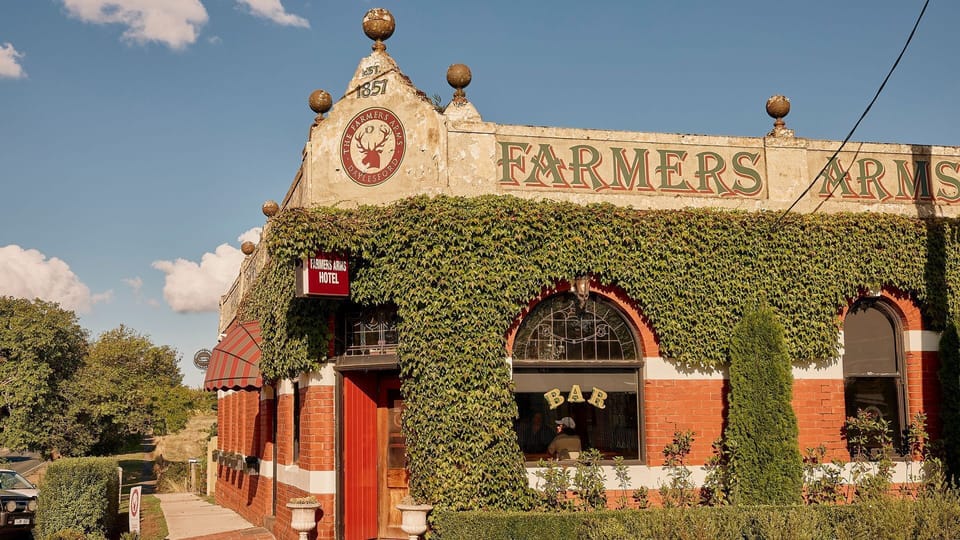 Local area imagery, The Farmers Arms Hotel (Walking distance)– courtesy of Visit Victoria