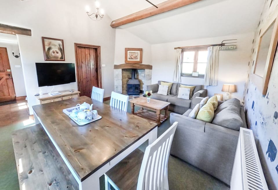 PigWig Cottage Dining Table