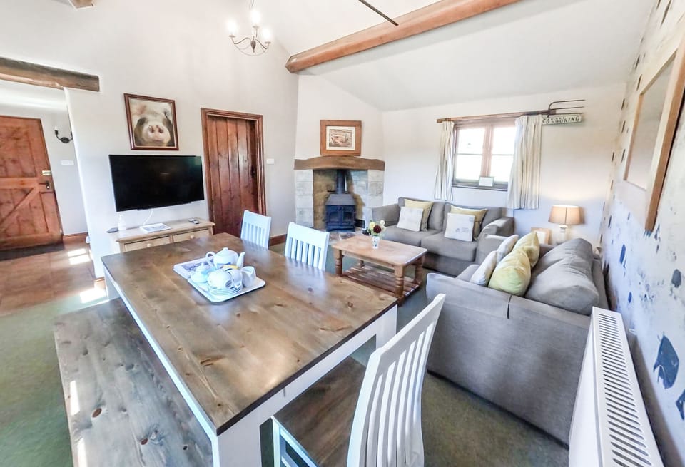 PigWig Cottage Dining Table
