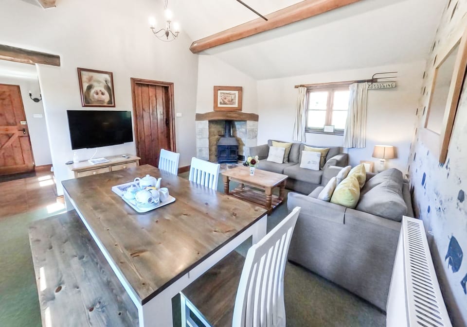 PigWig Cottage Dining Table