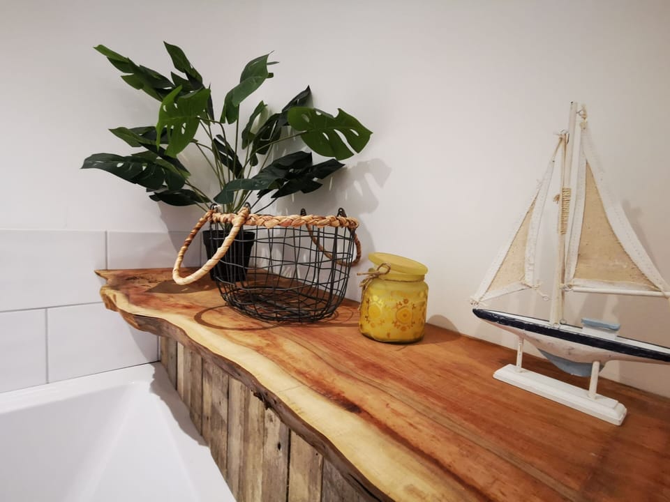 Main bathroom