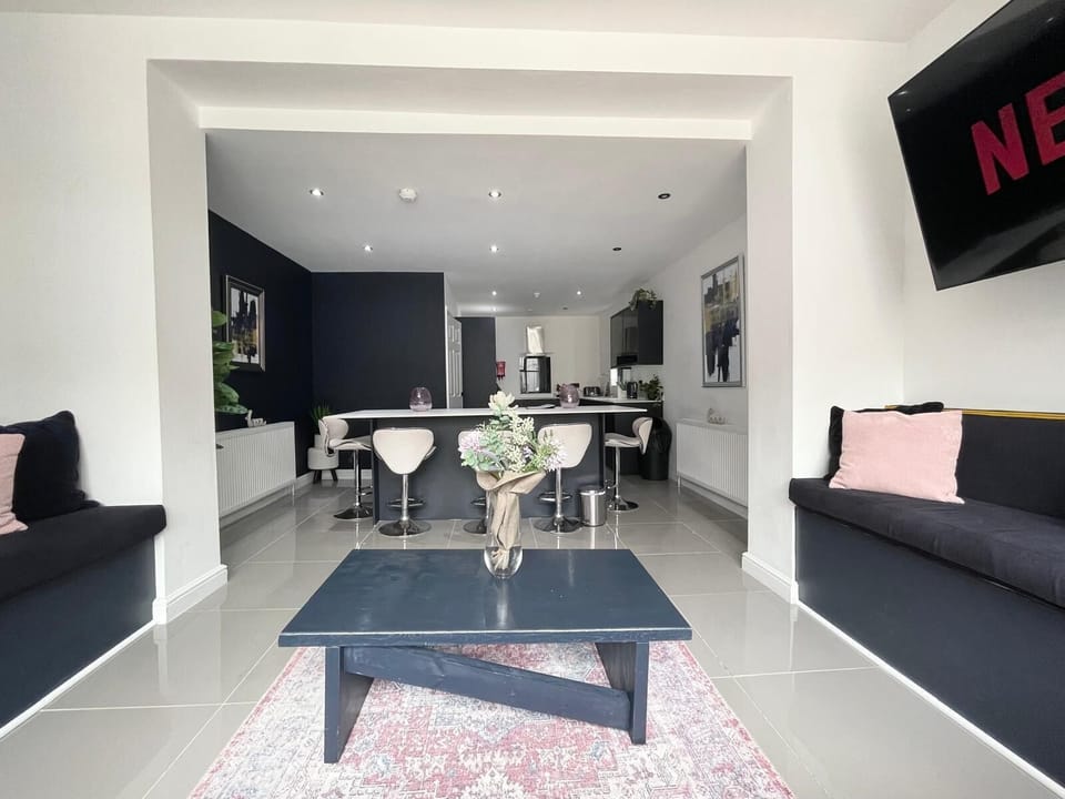 Living Room / Lounge