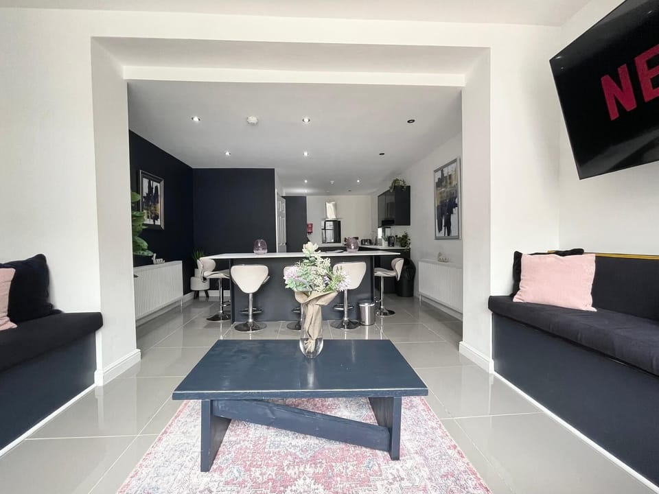 Living Room / Lounge