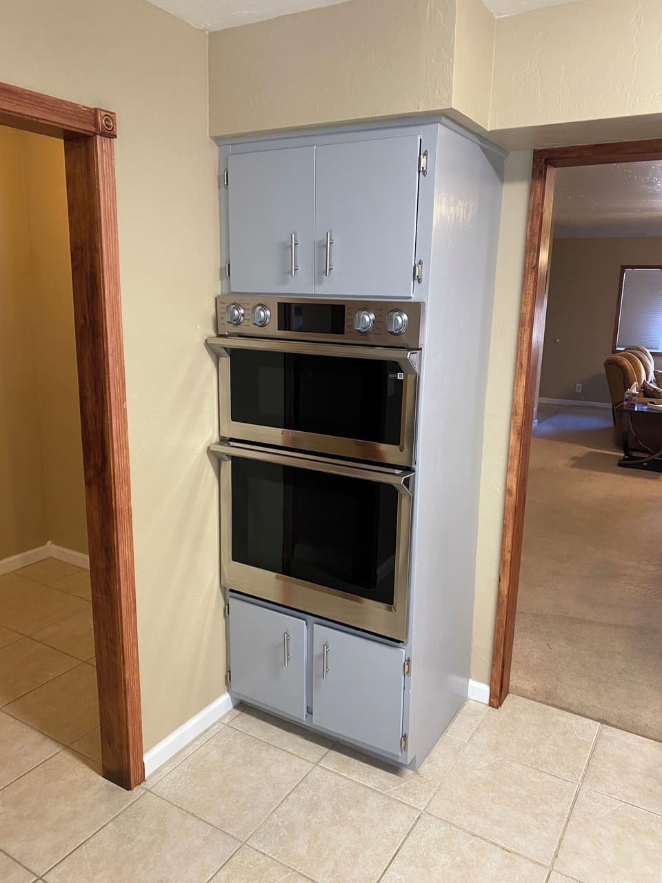 Wall oven / microwave combo.