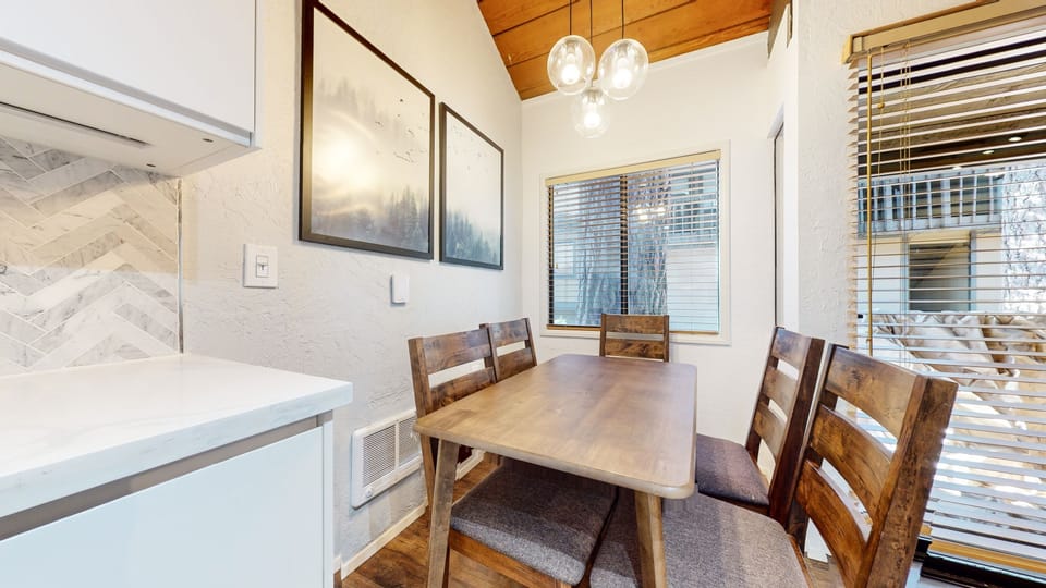 Indoors, Dining Table, Furniture, Table, Dining Room