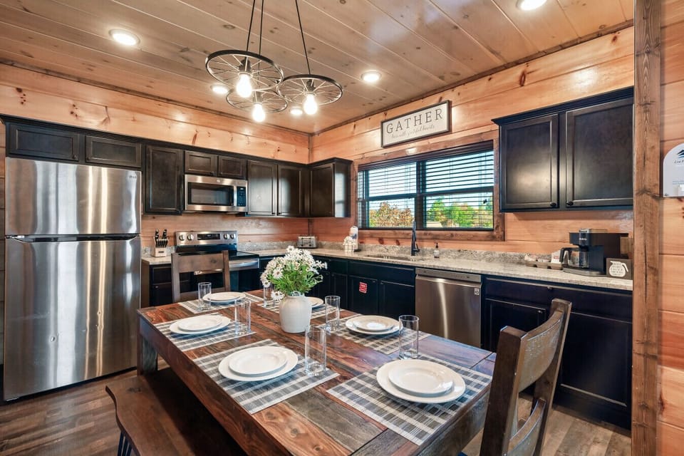 Full kitchen for all your cooking needs