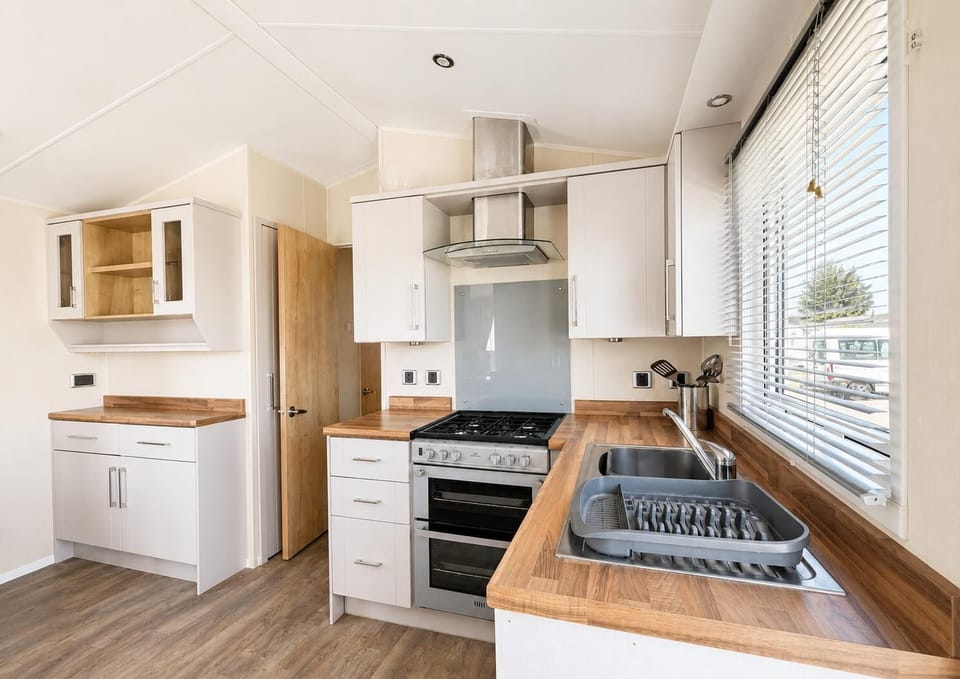 This popular destination offers an ideal setting for memorable UK holidays, combining a lively, family-friendly atmosphere with the relaxing charm of a coastal retreat.