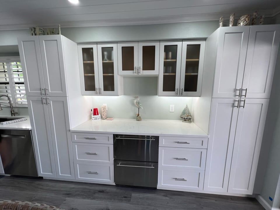 Buffet / Bar with 2nd Ice Maker
