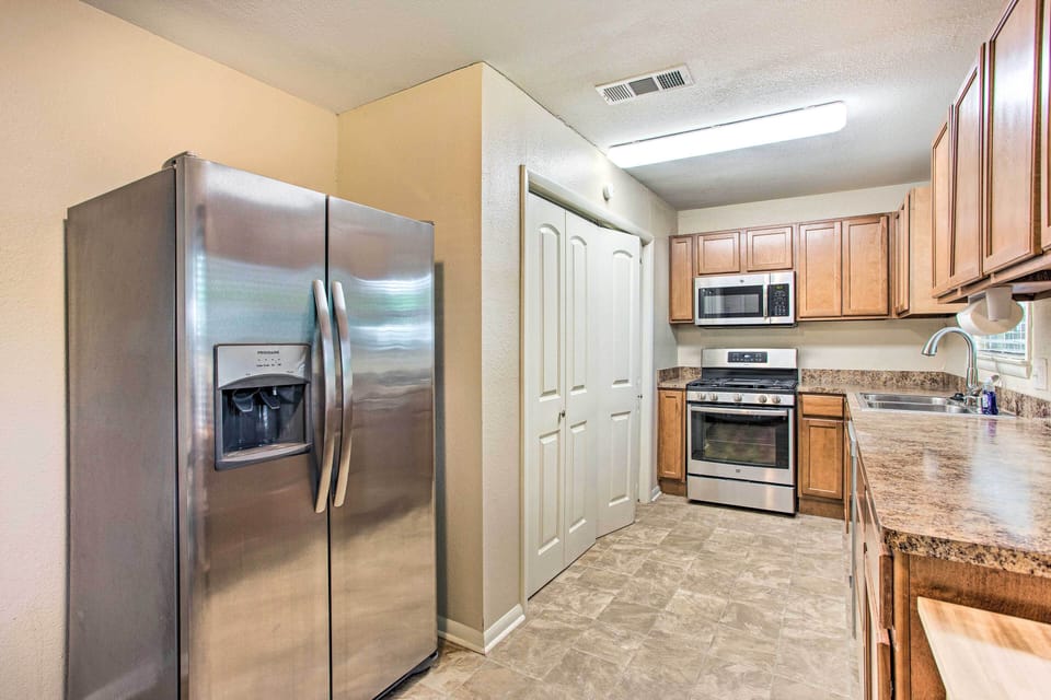 Fully Equipped Kitchen | Blender | Cooking Basics