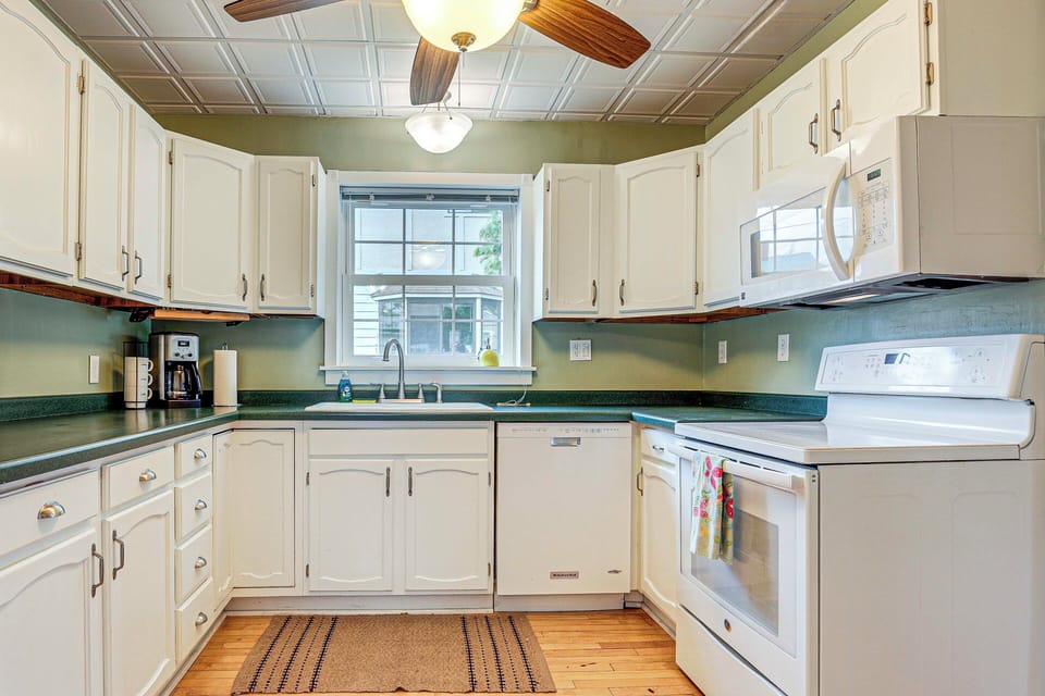 Kitchen | 1st Floor | Fully Equipped | Cooking Basics