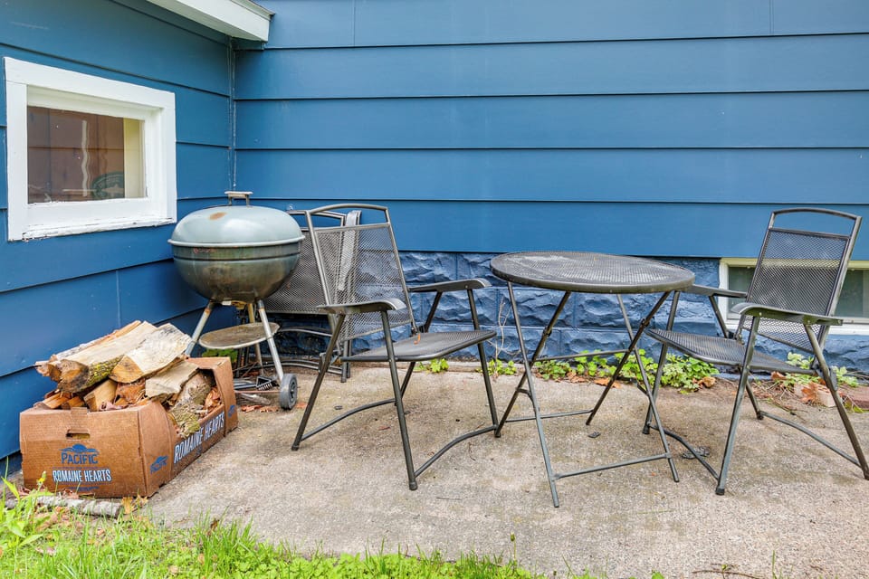 Private Yard | Charcoal Grill