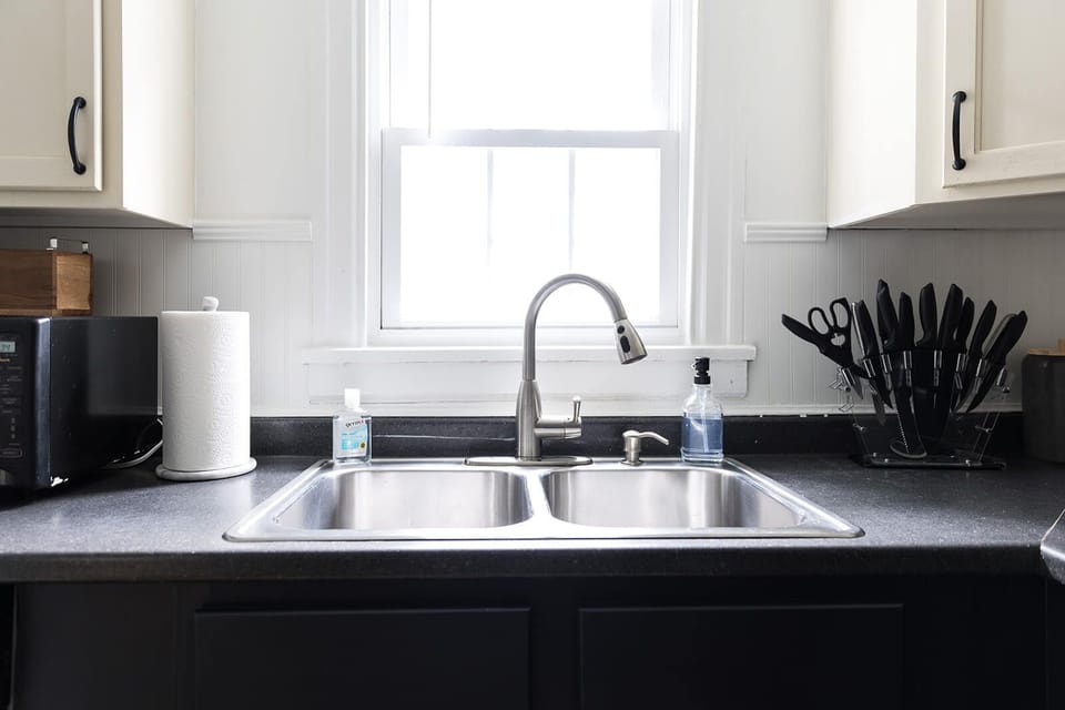 Well-Equipped Kitchen Perfect for Home-Cooked Meals