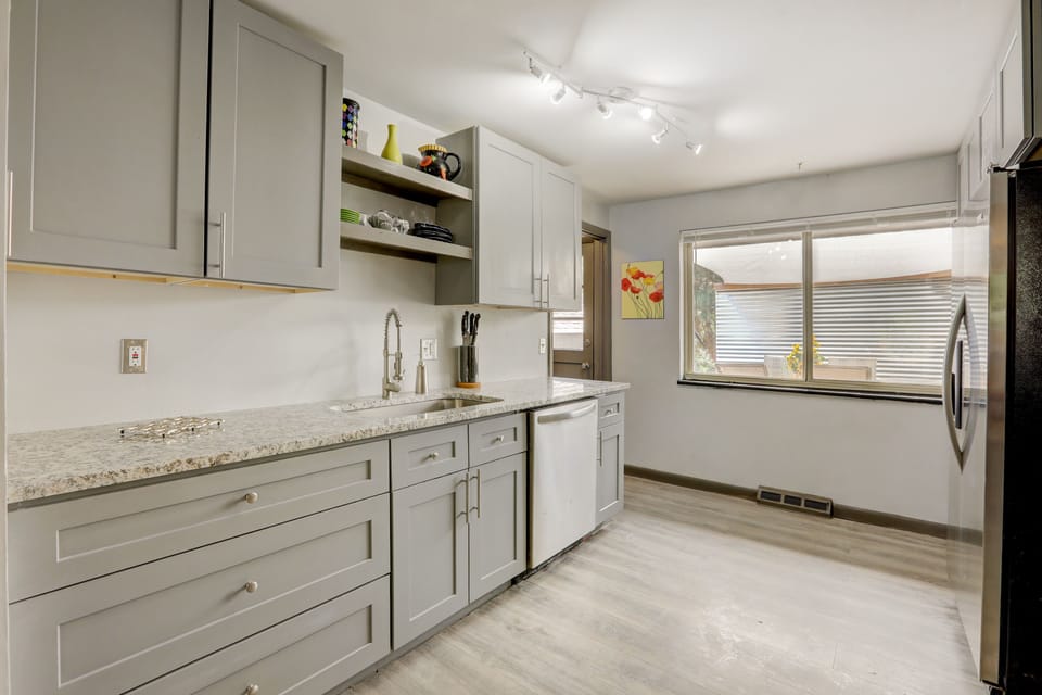 Kitchen sink side
