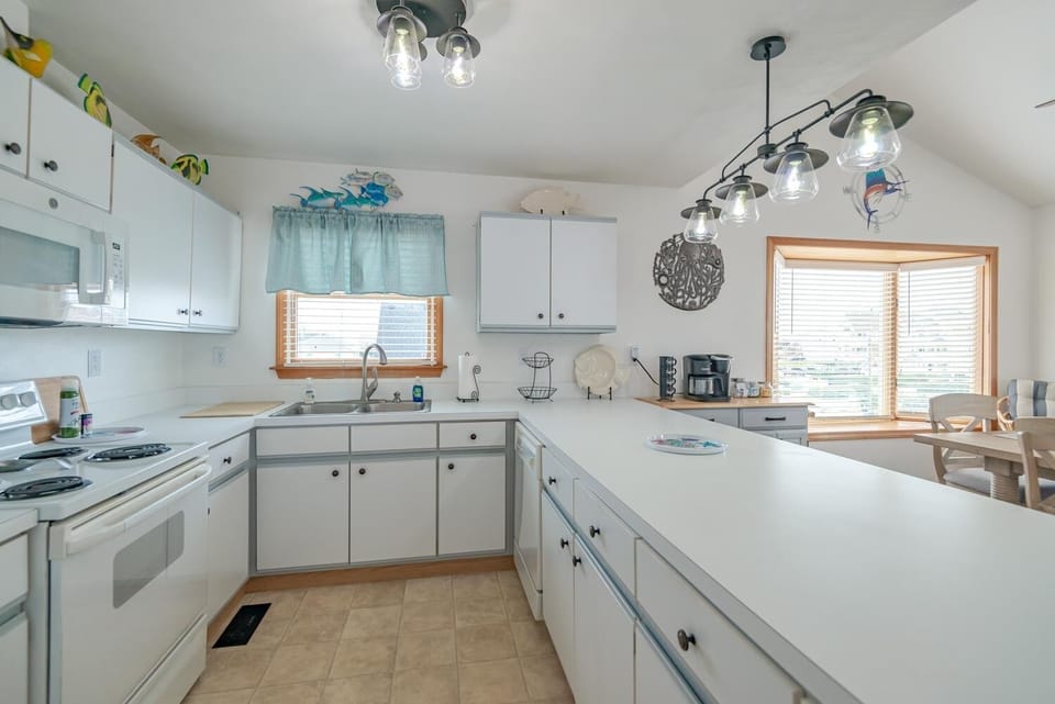 Plenty of room to navigate this well stocked kitchen